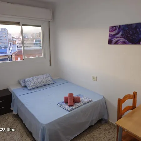 C Habitacion Preciosa Grande Privada Centro Y Cerca De La Playa Wi-fi * Malaga