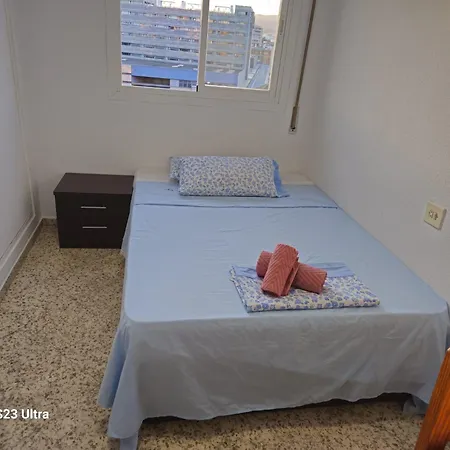 C Habitacion Preciosa Grande Privada Centro Y Cerca De La Playa Wi-fi Homestay Malaga