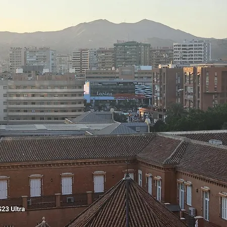Homestay C Habitacion Preciosa Grande Privada Centro Y Cerca De La Playa Wi-fi Malaga